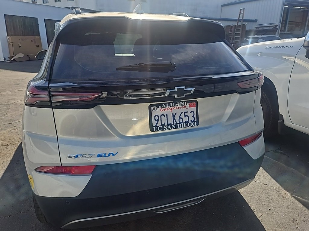 Used 2022 Chevrolet Bolt EUV LT w/ Convenience Package image 4