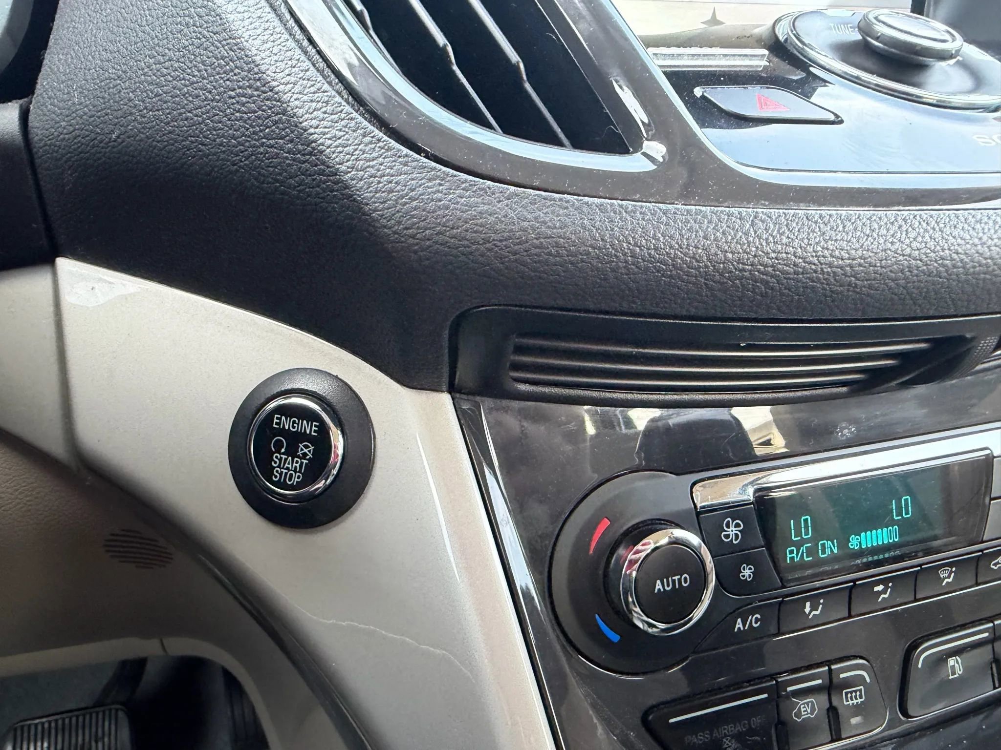 Used 2016 Ford C-MAX Energi SEL w/ Equipment Group 302A image 19