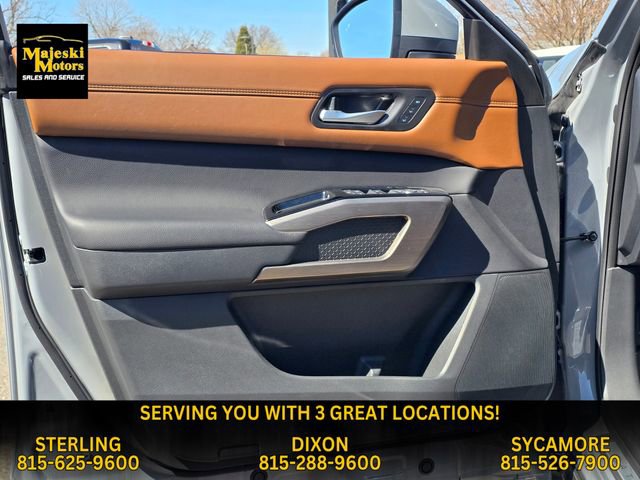 Used 2025 Nissan Pathfinder Platinum image 24