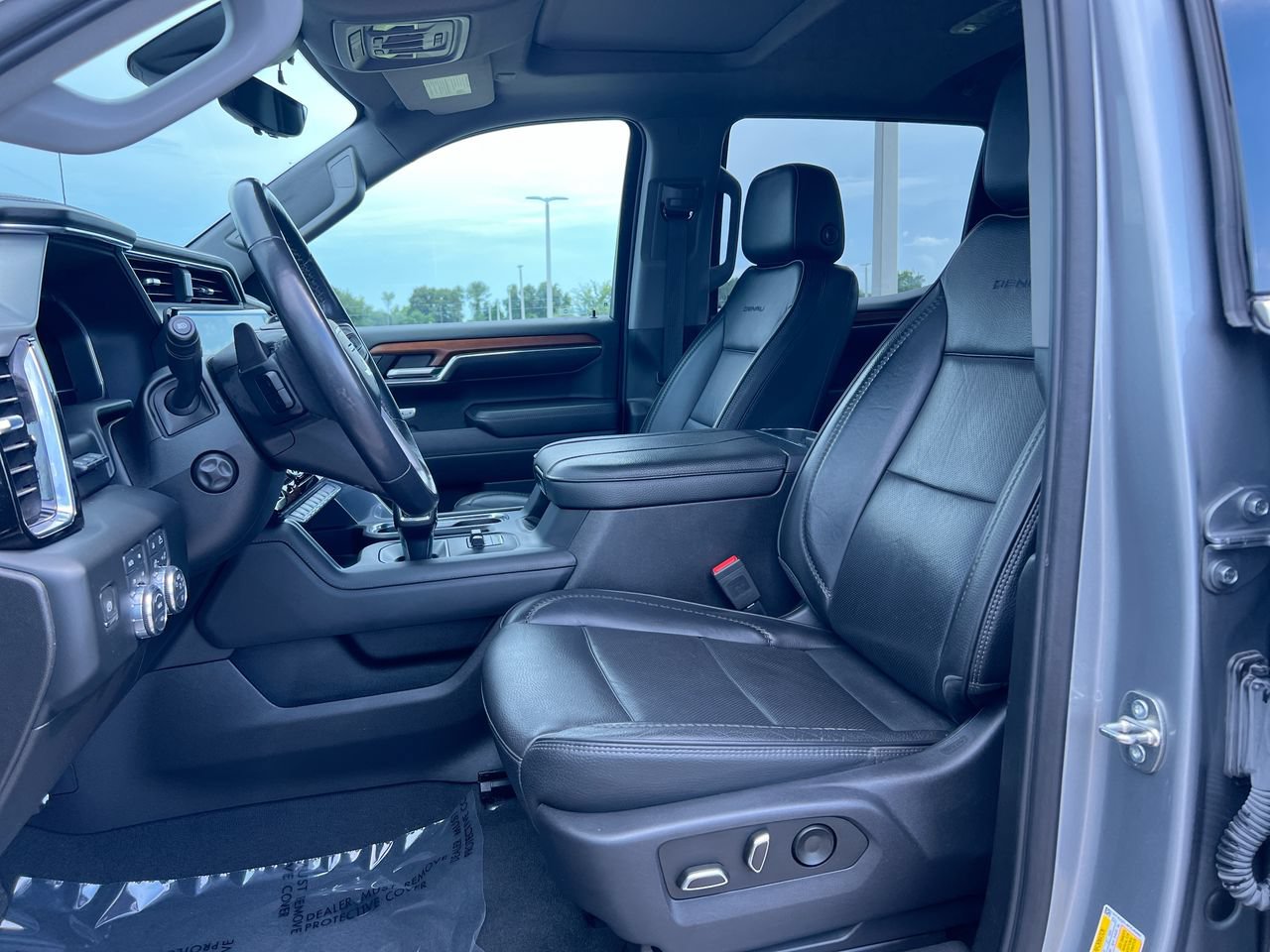 Used 2023 GMC Sierra 1500 Denali w/ Denali Reserve Package AWD/4WD image 10