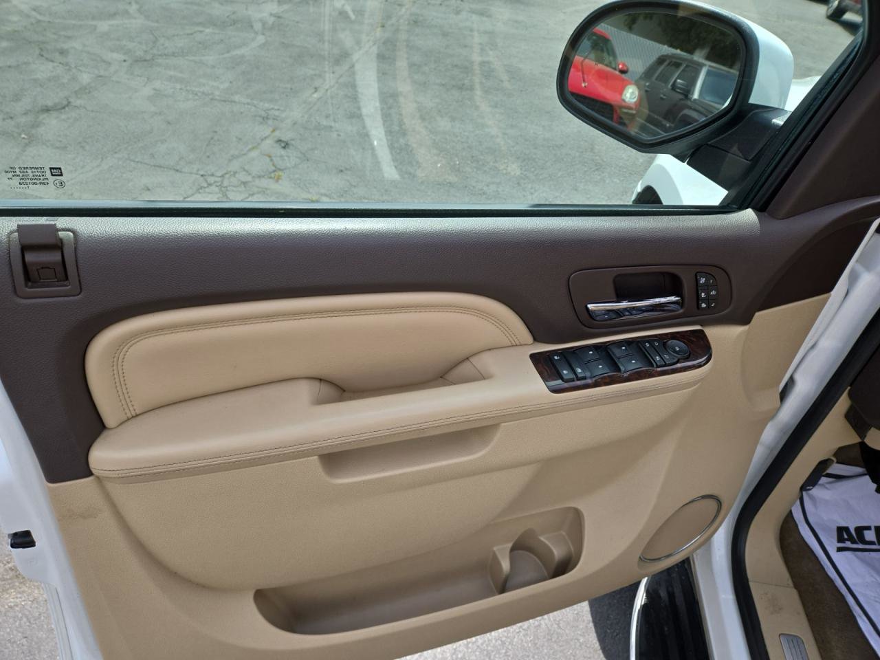 Used 2011 GMC Yukon XL Denali AWD/4WD image 21