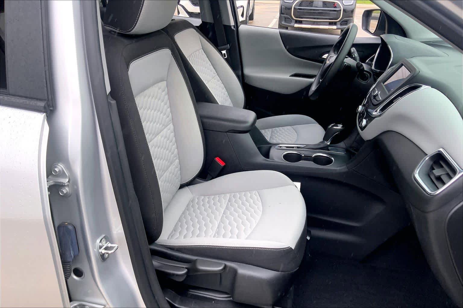 Used 2020 Chevrolet Equinox LS w/ LS Convenience Package FWD image 8