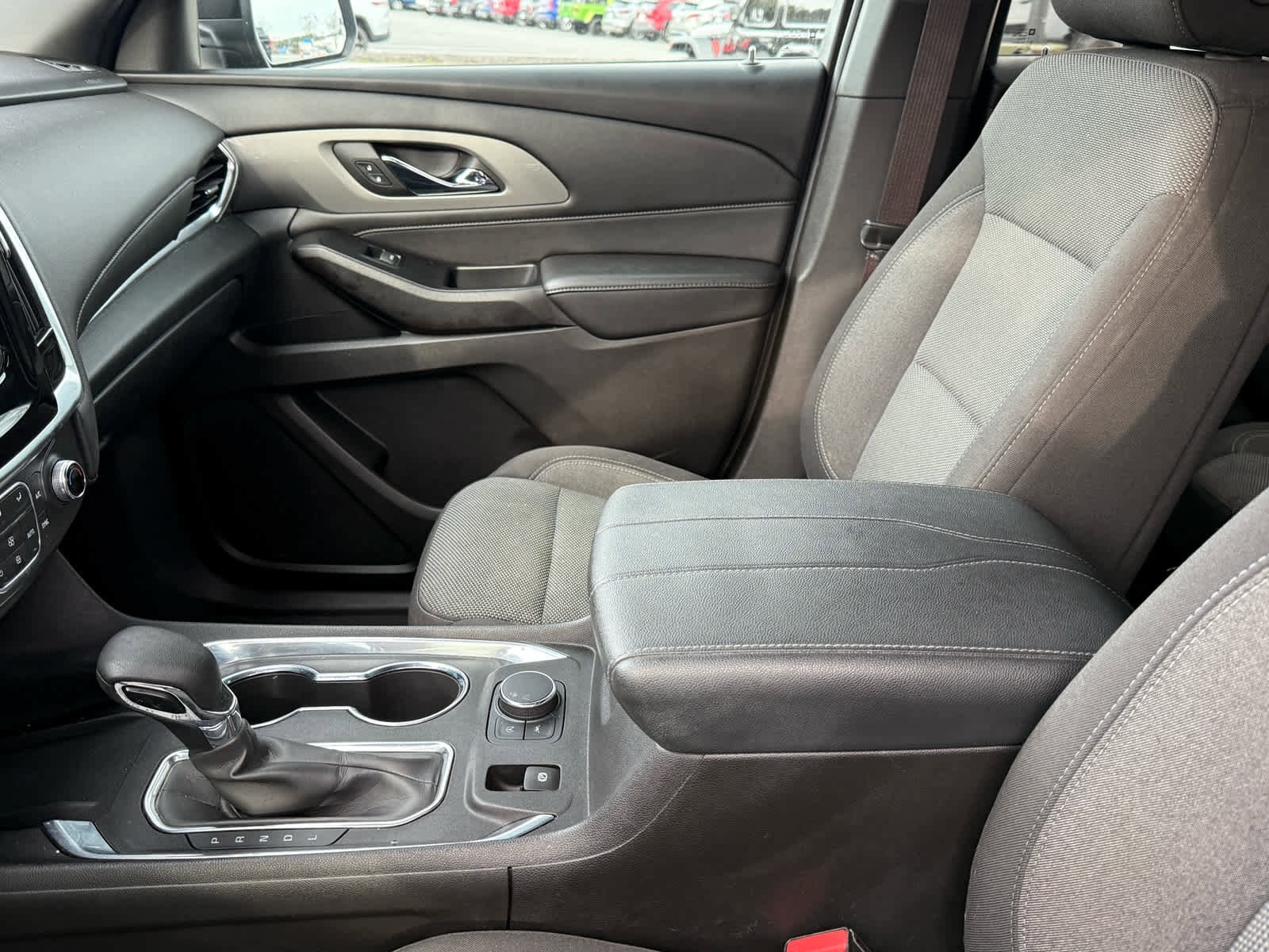 Used 2023 Chevrolet Traverse LT image 23