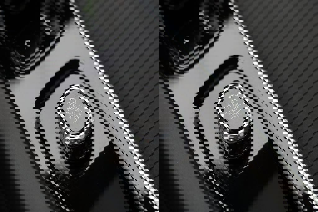 Used 2025 Volvo S60 B5 Core image 29