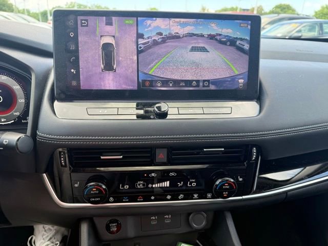 Used 2025 Nissan Rogue SL w/ Tech Package image 37