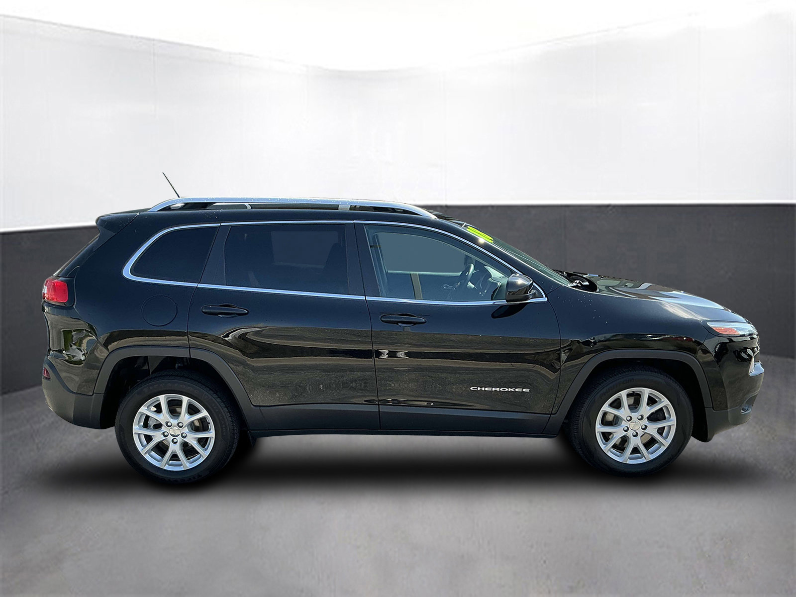 Used 2018 Jeep Cherokee Latitude image 7