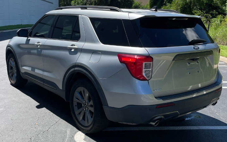 Used 2021 Ford Explorer XLT w/ Equipment Group 202A RWD image 3