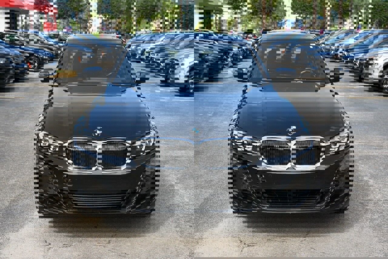 Used 2024 BMW 330i Sedan image 2