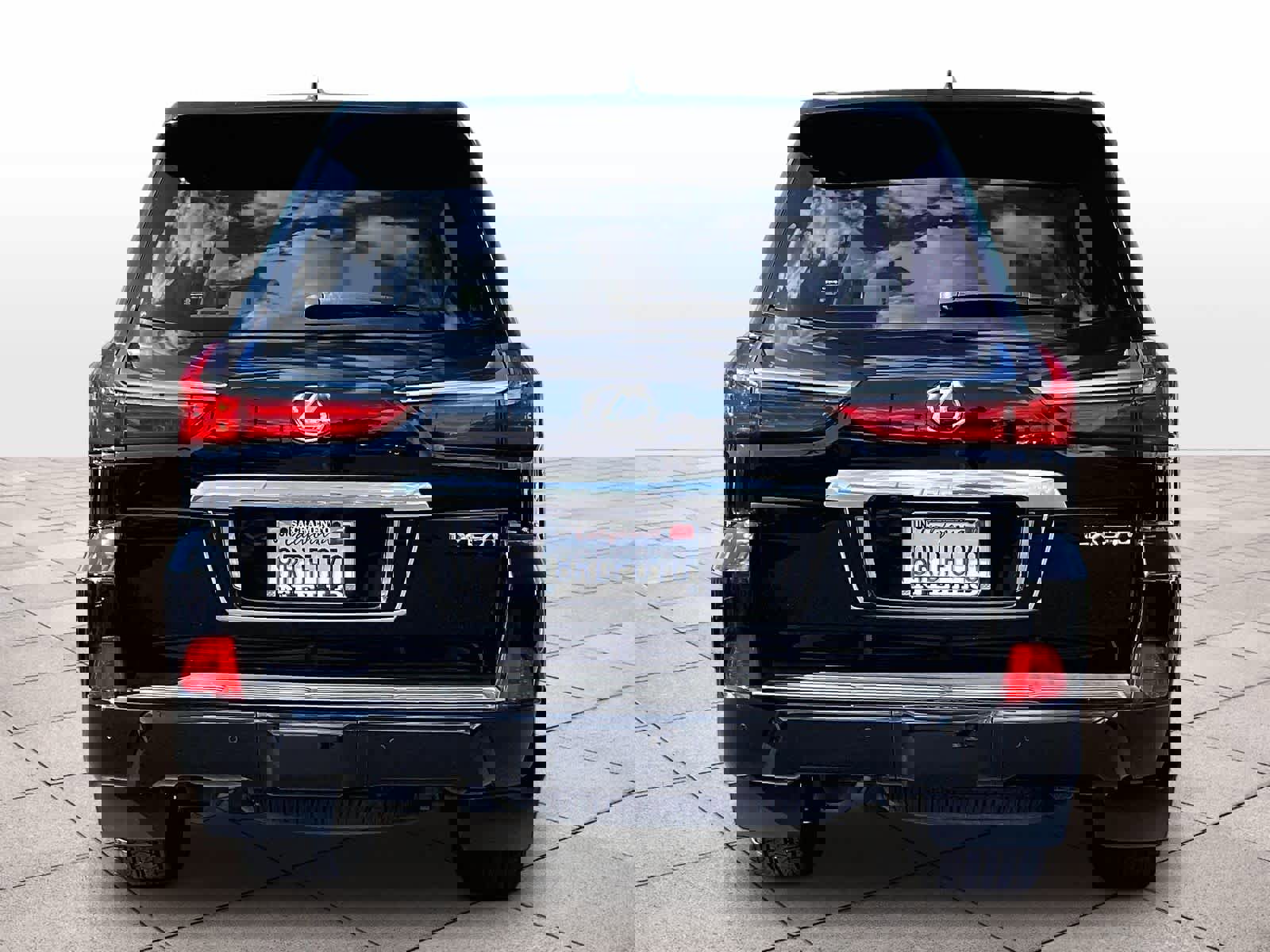 Used 2020 Lexus LX 570 4WD w/ Luxury Package image 5