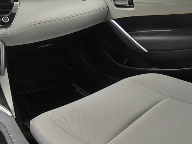 Used 2023 Toyota Corolla Cross LE w/ Moonroof Package AWD/4WD image 25