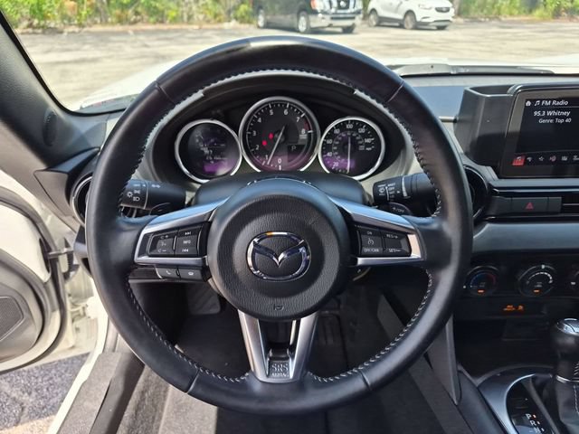 Used 2020 MAZDA MX-5 Miata Sport RWD image 12