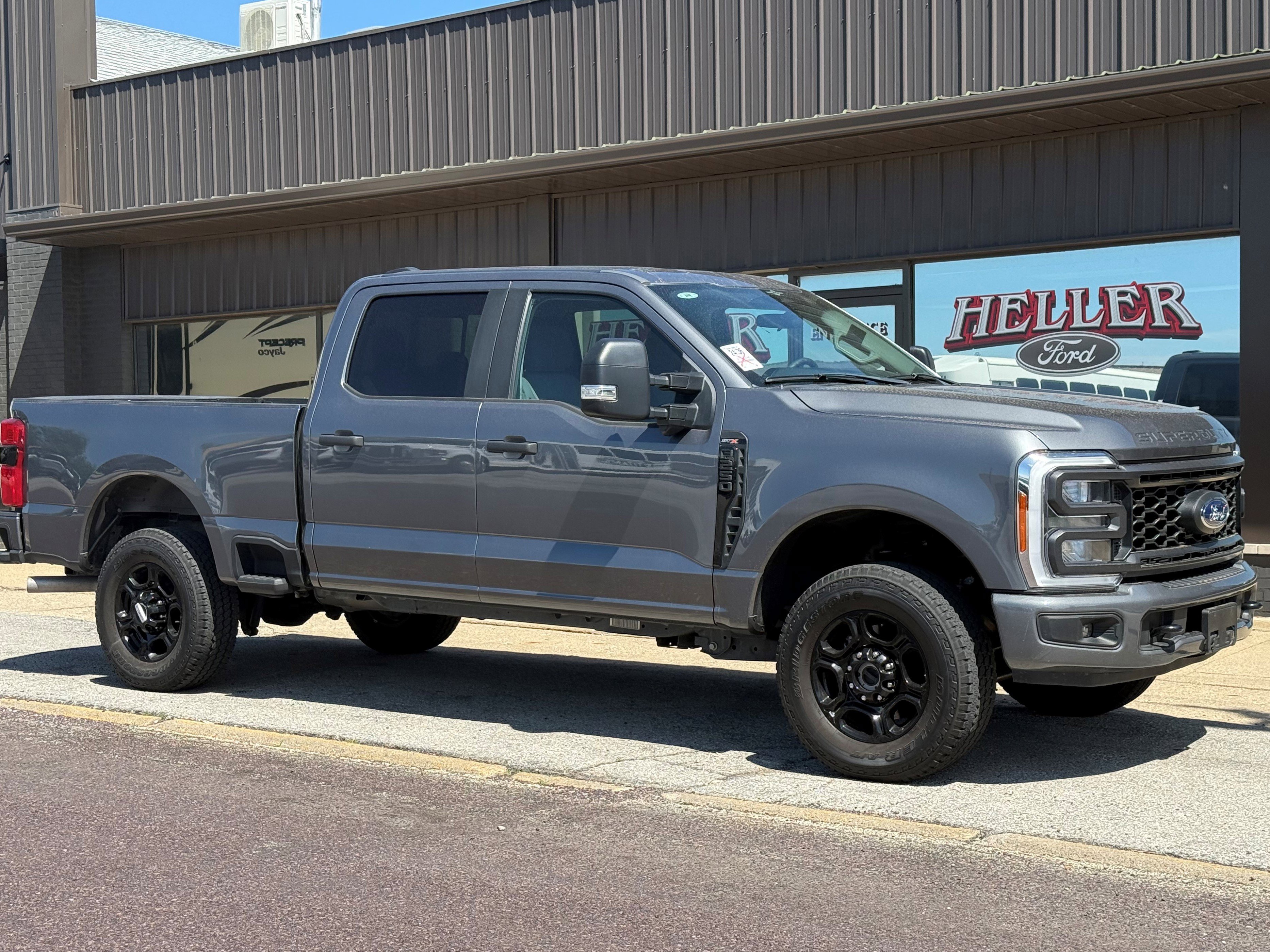 Used 2023 Ford F250 XL w/ STX Appearance Package AWD/4WD image 3