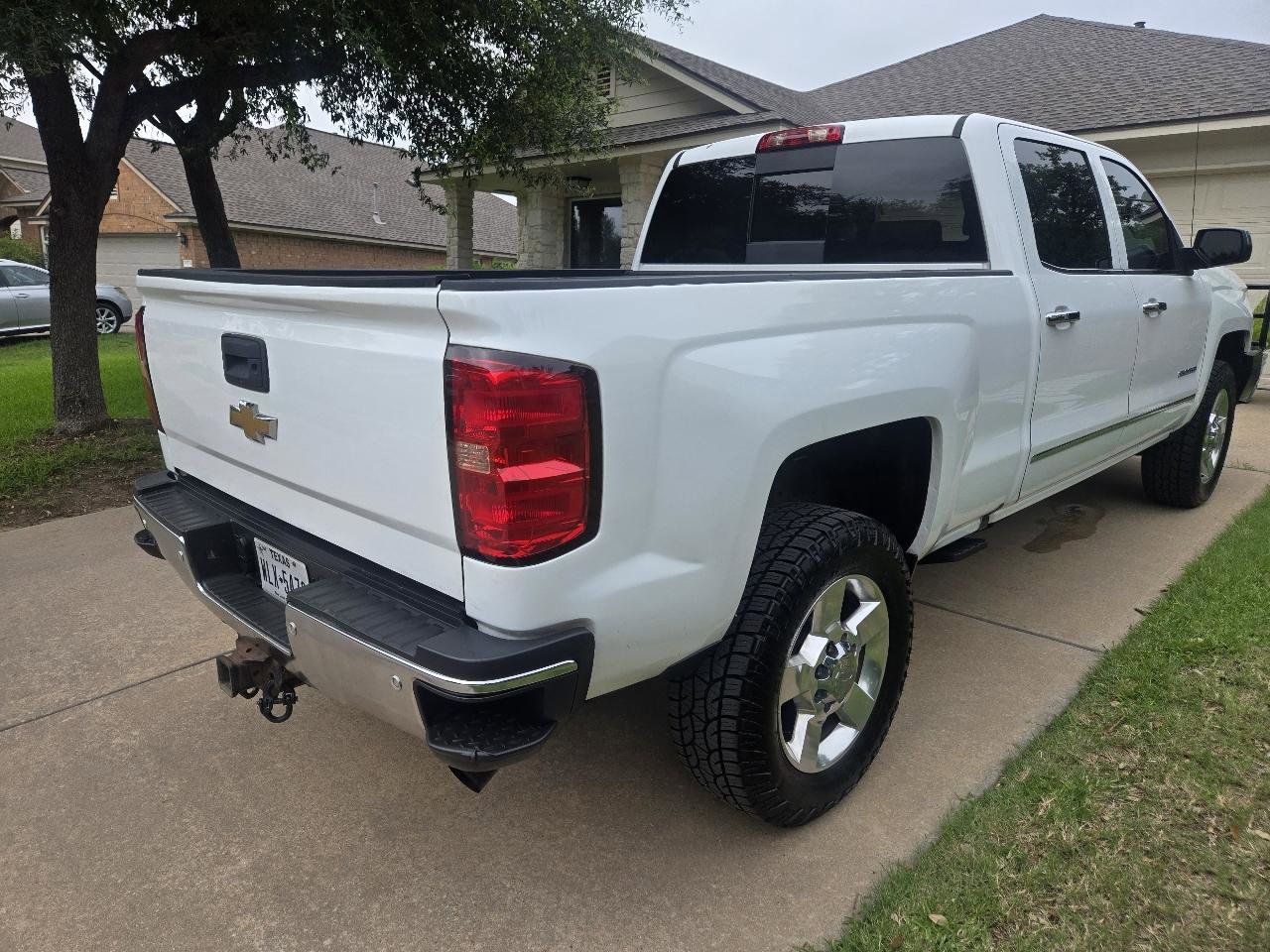 Used 2016 Chevrolet Silverado 2500 LTZ w/ LTZ Plus Package AWD/4WD image 8