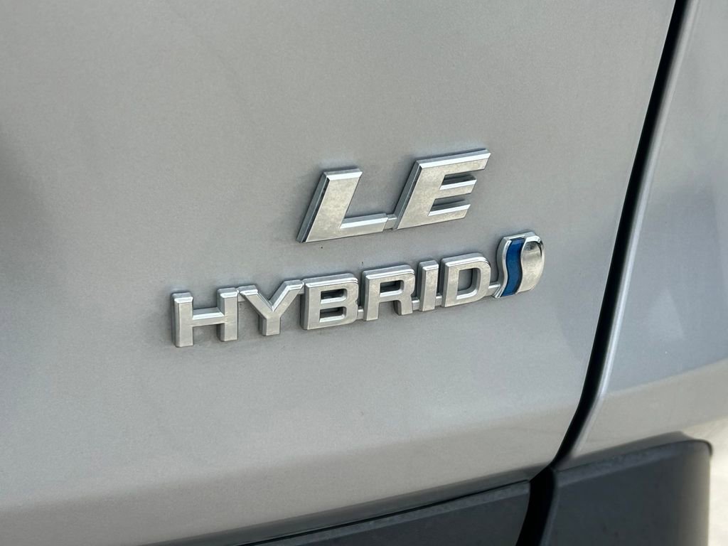 Certified 2022 Toyota RAV4 LE AWD/4WD image 13