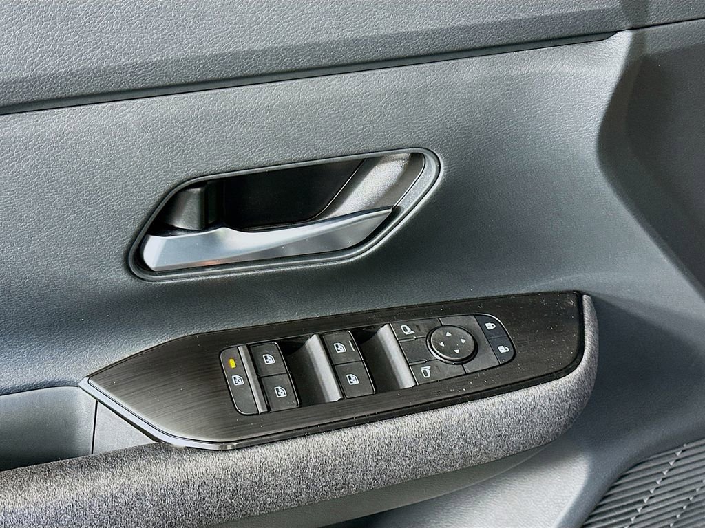 New 2026 Nissan Kicks SV w/ SV Premium Package image 23