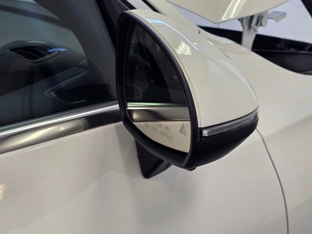 Used 2025 Mercedes-Benz GLC 300 GLC 300 image 28