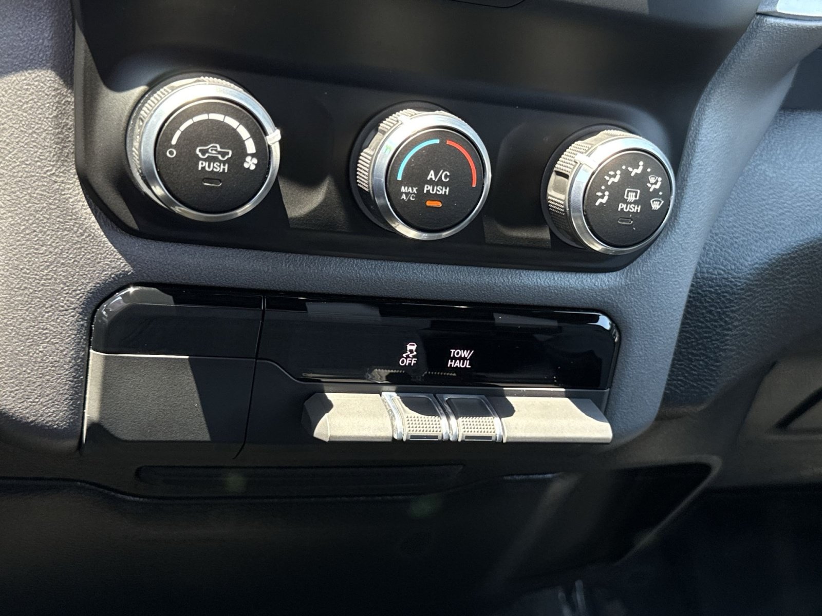 Used 2022 RAM 1500 Big Horn AWD/4WD image 20