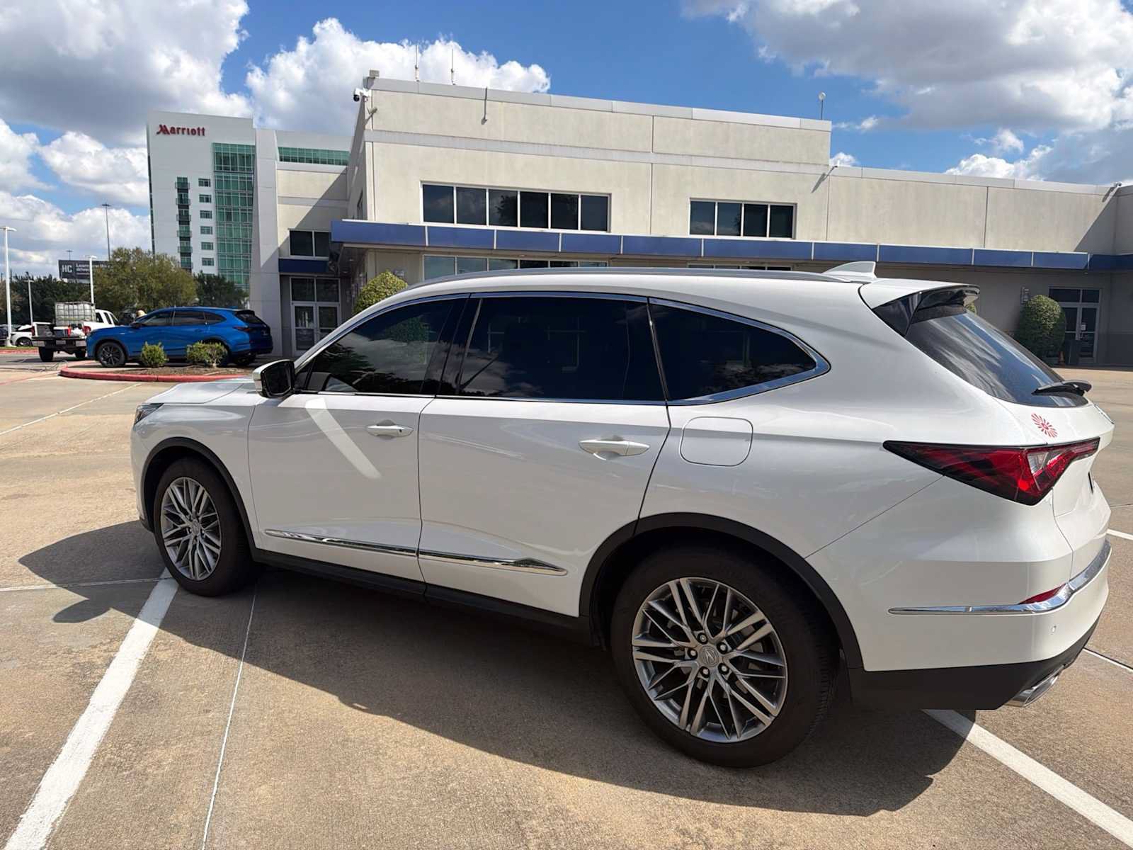 Used 2024 Acura MDX w/ Advance Package AWD/4WD image 3