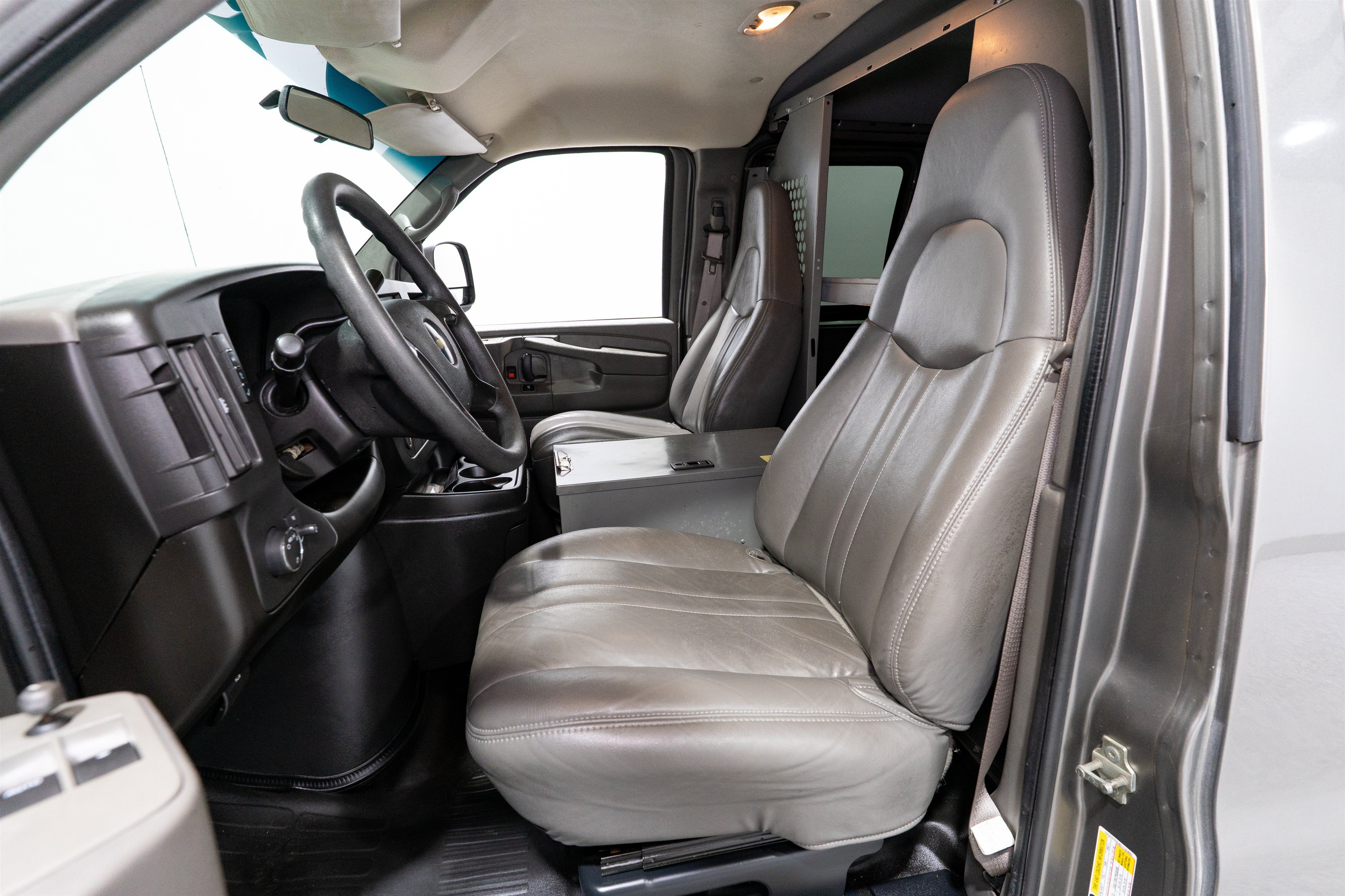 Used 2008 Chevrolet Express 1500 w/ Power Package RWD image 14