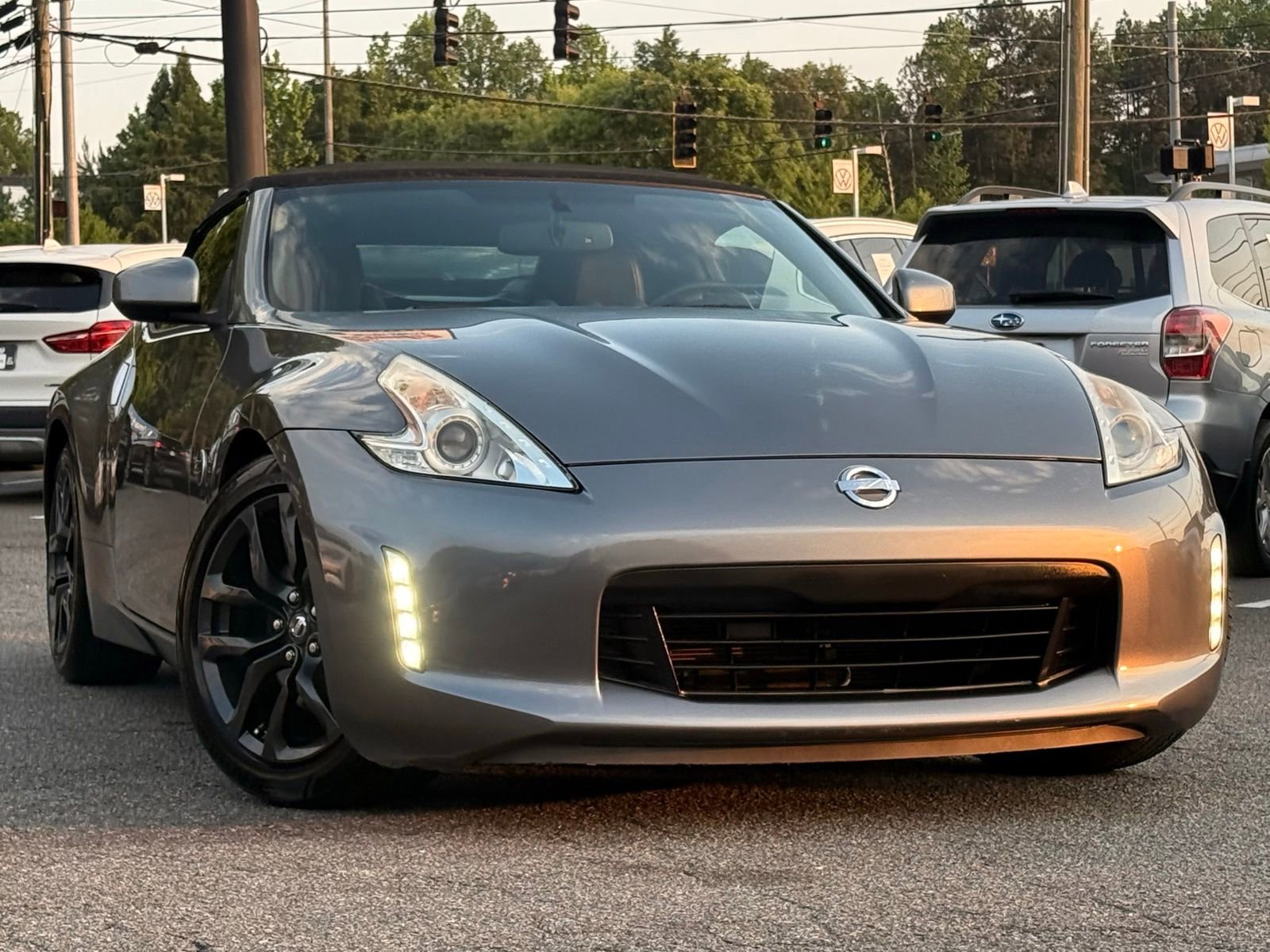 Used 2014 Nissan 370Z Touring RWD image 7