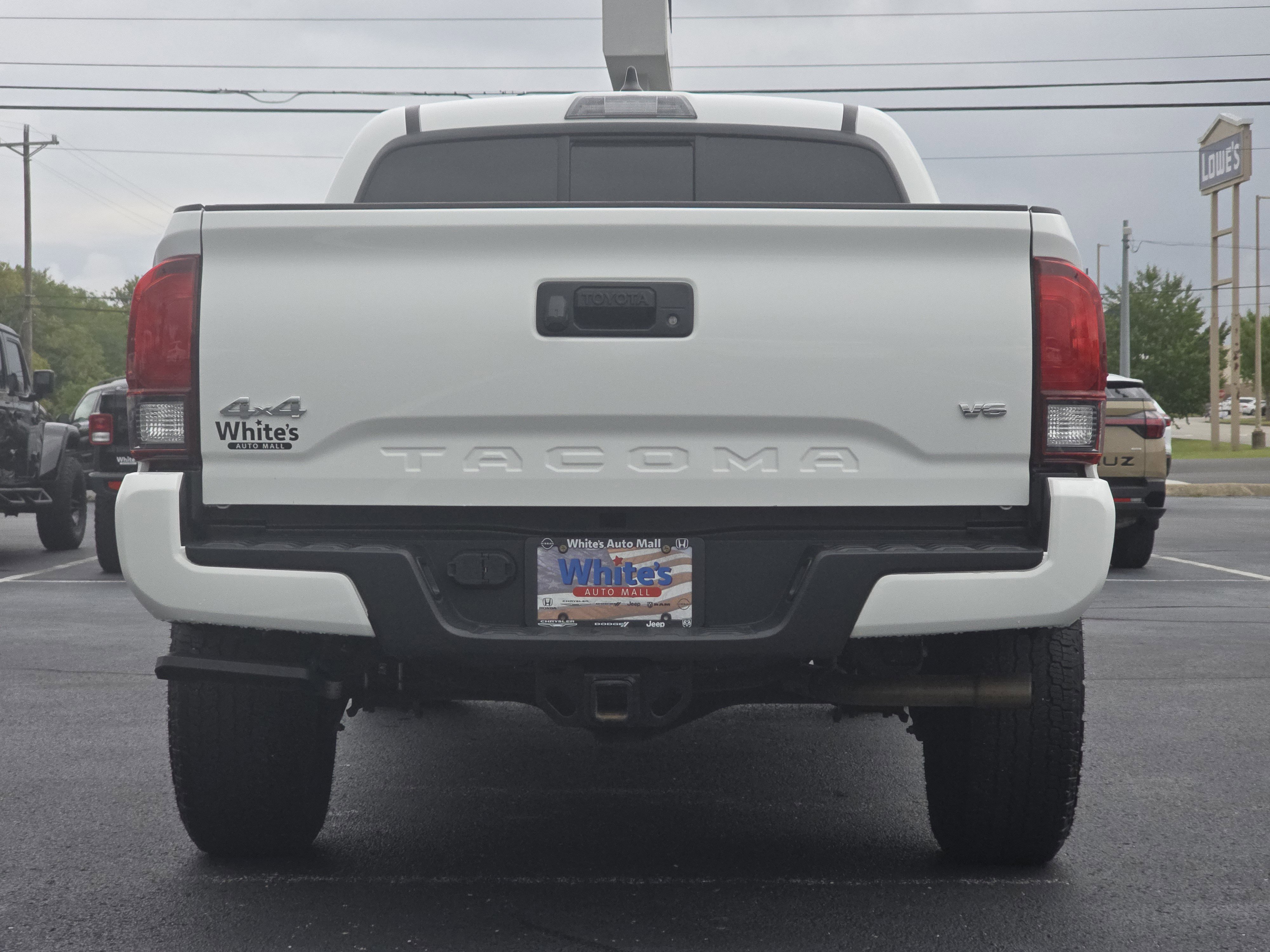Used 2023 Toyota Tacoma SR image 13
