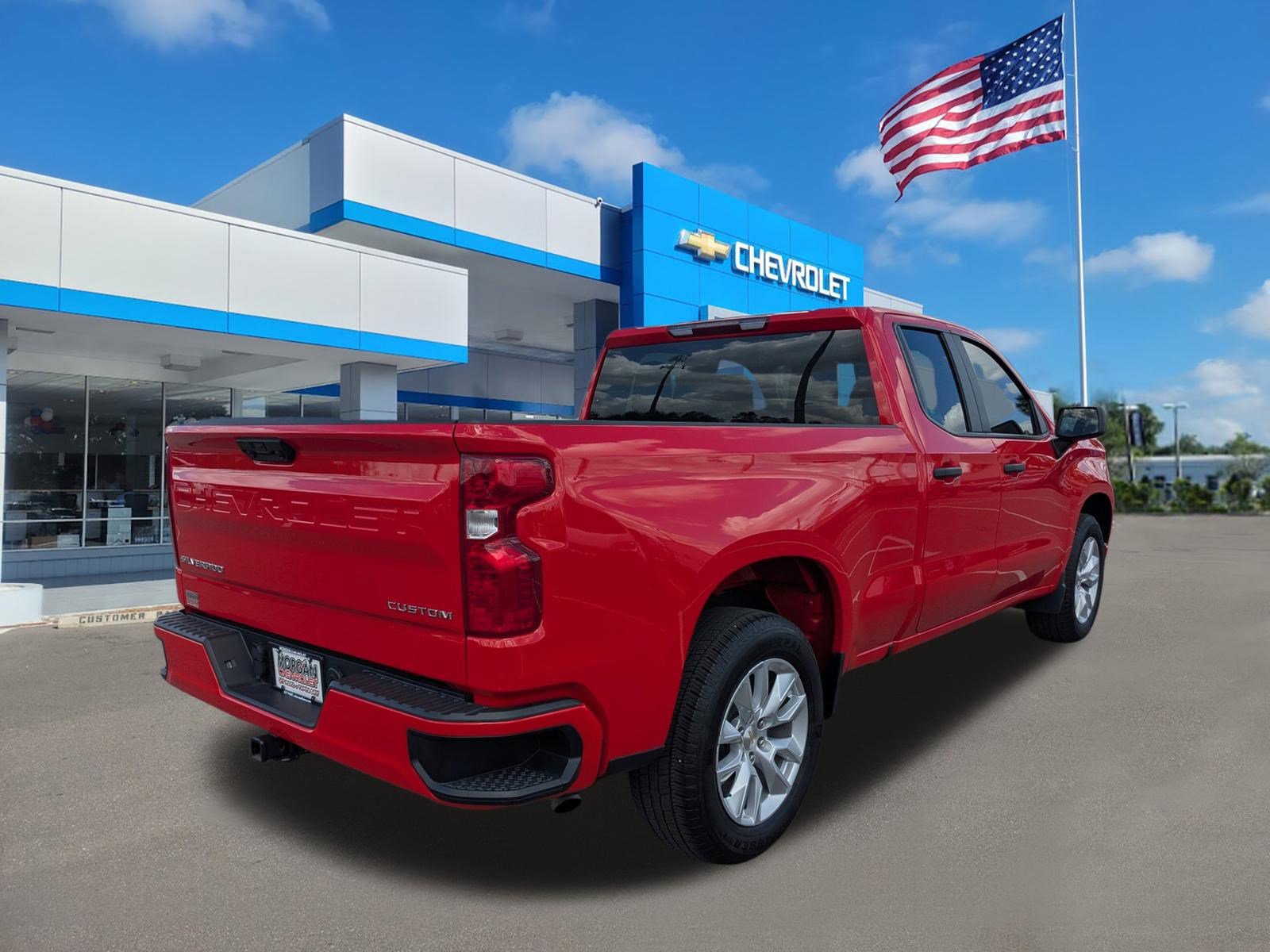 Used 2025 Chevrolet Silverado 1500 Custom image 4