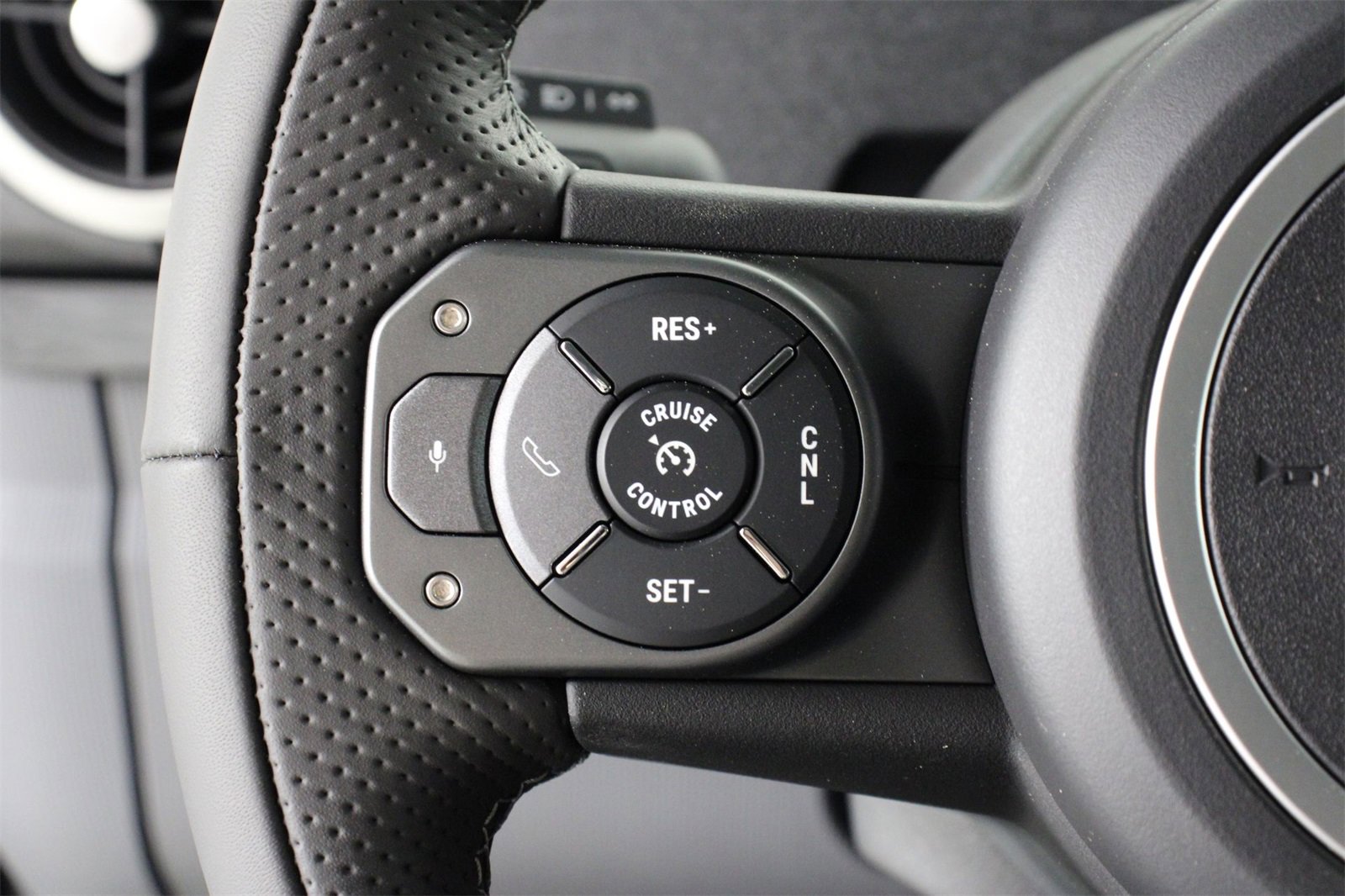 Used 2025 INEOS Grenadier Fieldmaster Edition image 13