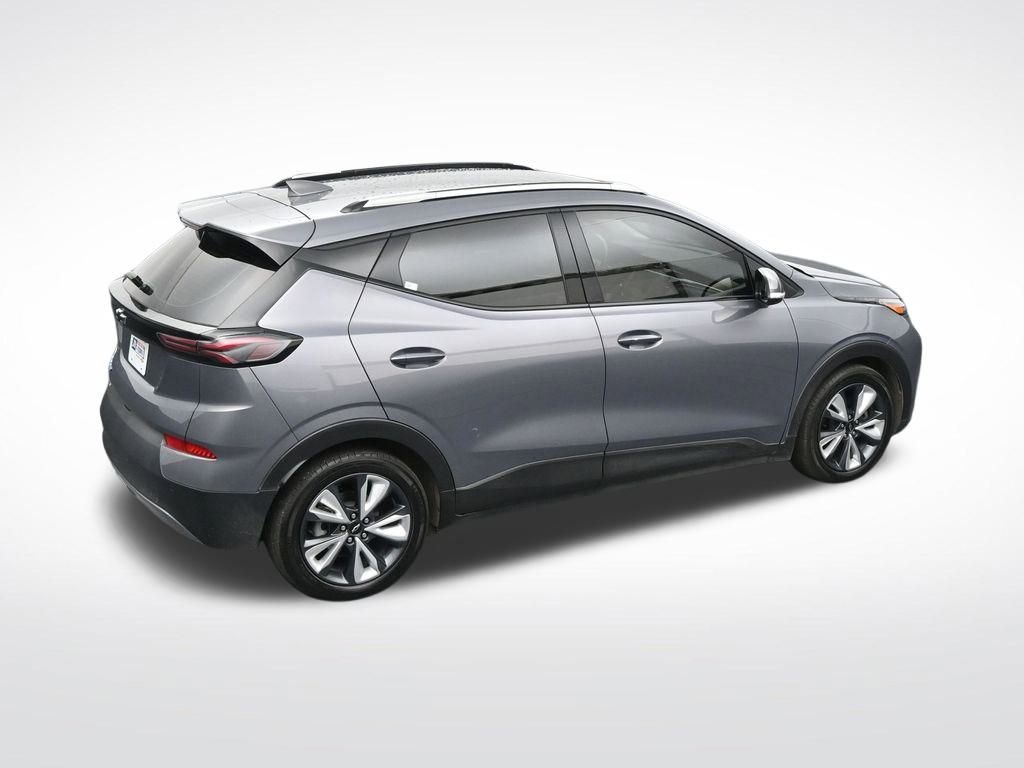 Used 2022 Chevrolet Bolt EUV LT w/ Convenience Package image 56