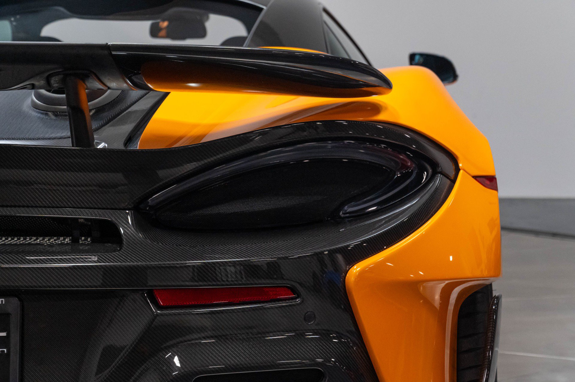 Used 2019 McLaren 600LT RWD image 46