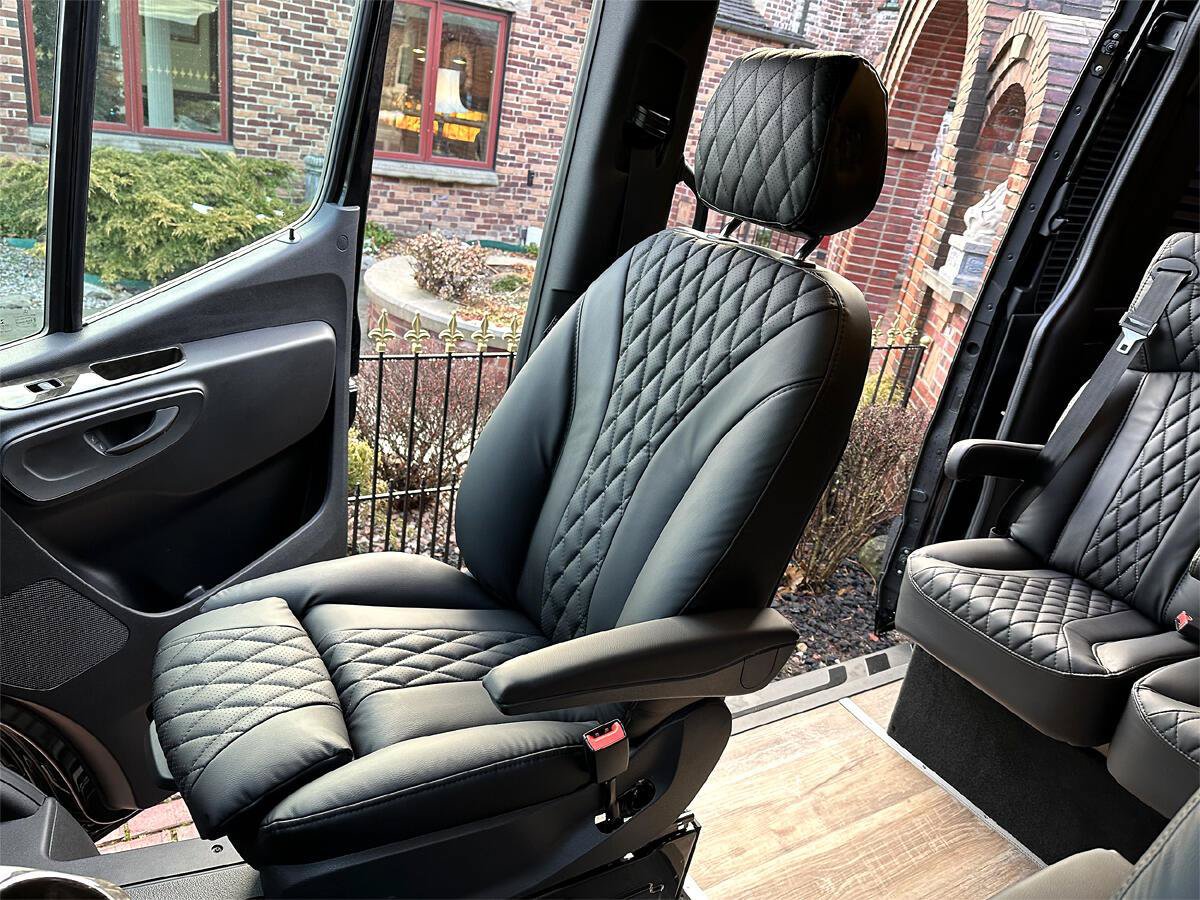 Used 2024 Mercedes-Benz Sprinter 3500 image 36