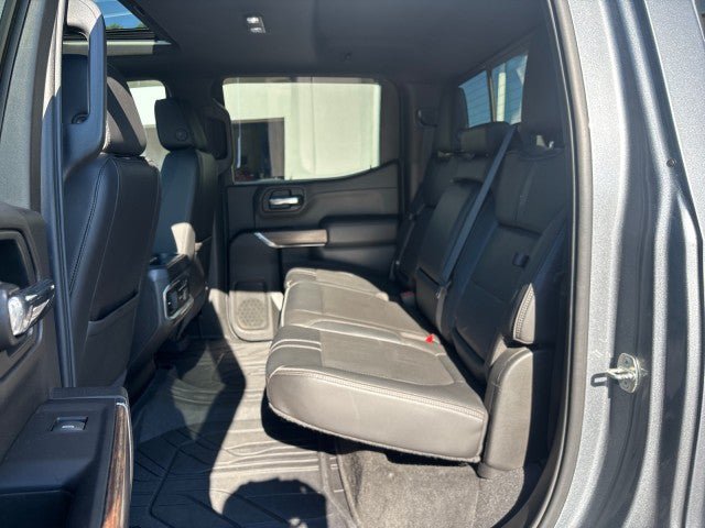 Used 2019 Chevrolet Silverado 1500 High Country w/ Technology Package AWD/4WD image 32
