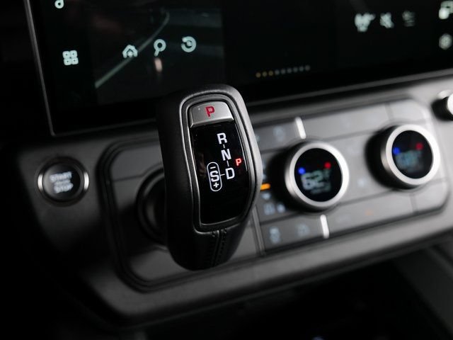 New 2026 Land Rover Defender 110 X-Dynamic SE AWD/4WD image 13