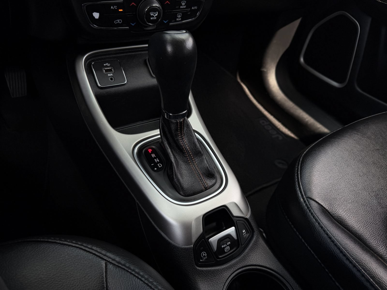 Used 2018 Jeep Compass Latitude w/ Popular Equipment Group FWD image 20