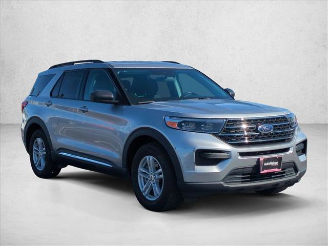 Certified 2023 Ford Explorer XLT RWD image 3
