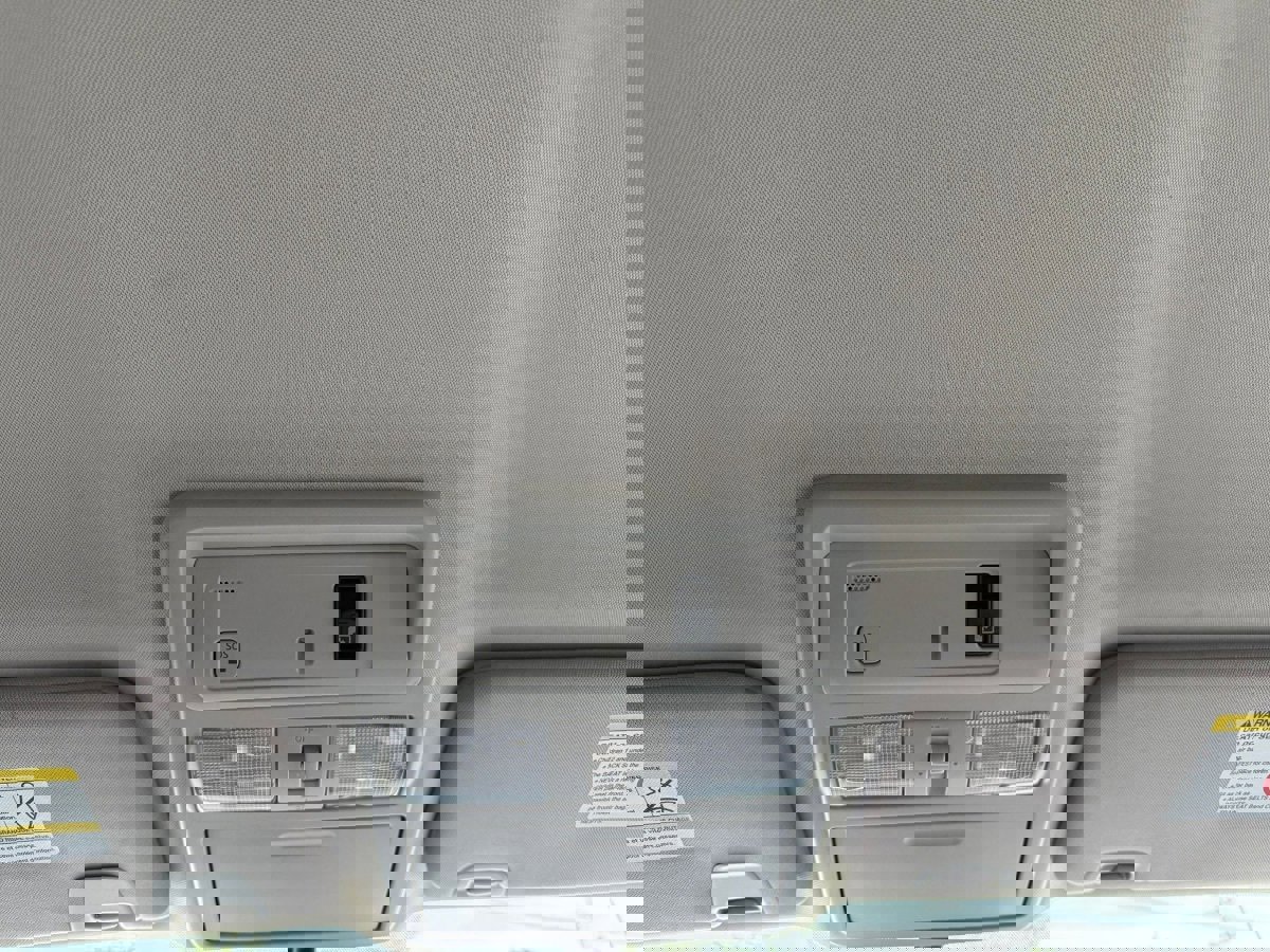 Used 2017 Nissan Titan SL image 31