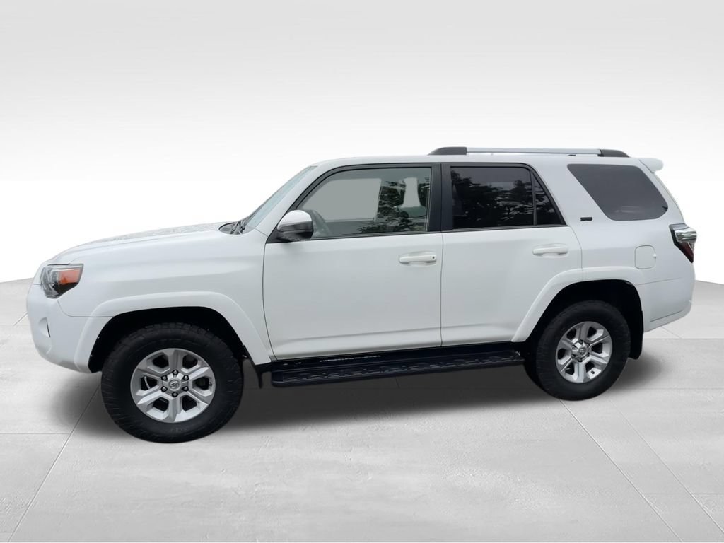 Used 2019 Toyota 4Runner SR5 AWD/4WD image 5