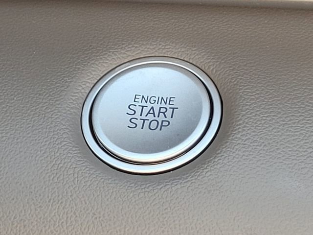 Used 2025 Hyundai Elantra Sport image 32