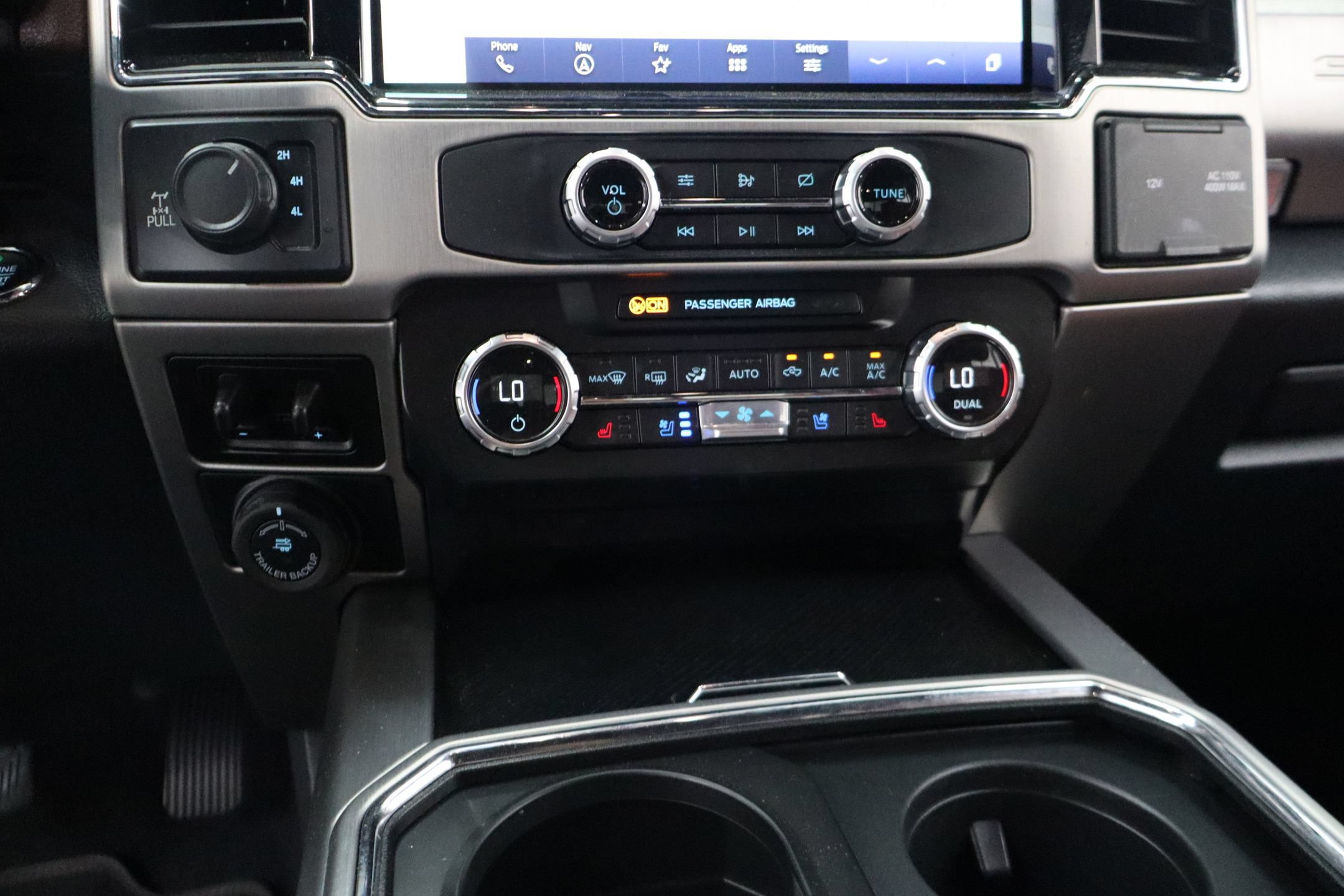 Used 2022 Ford F250 Platinum w/ FX4 Off-Road Package AWD/4WD image 19