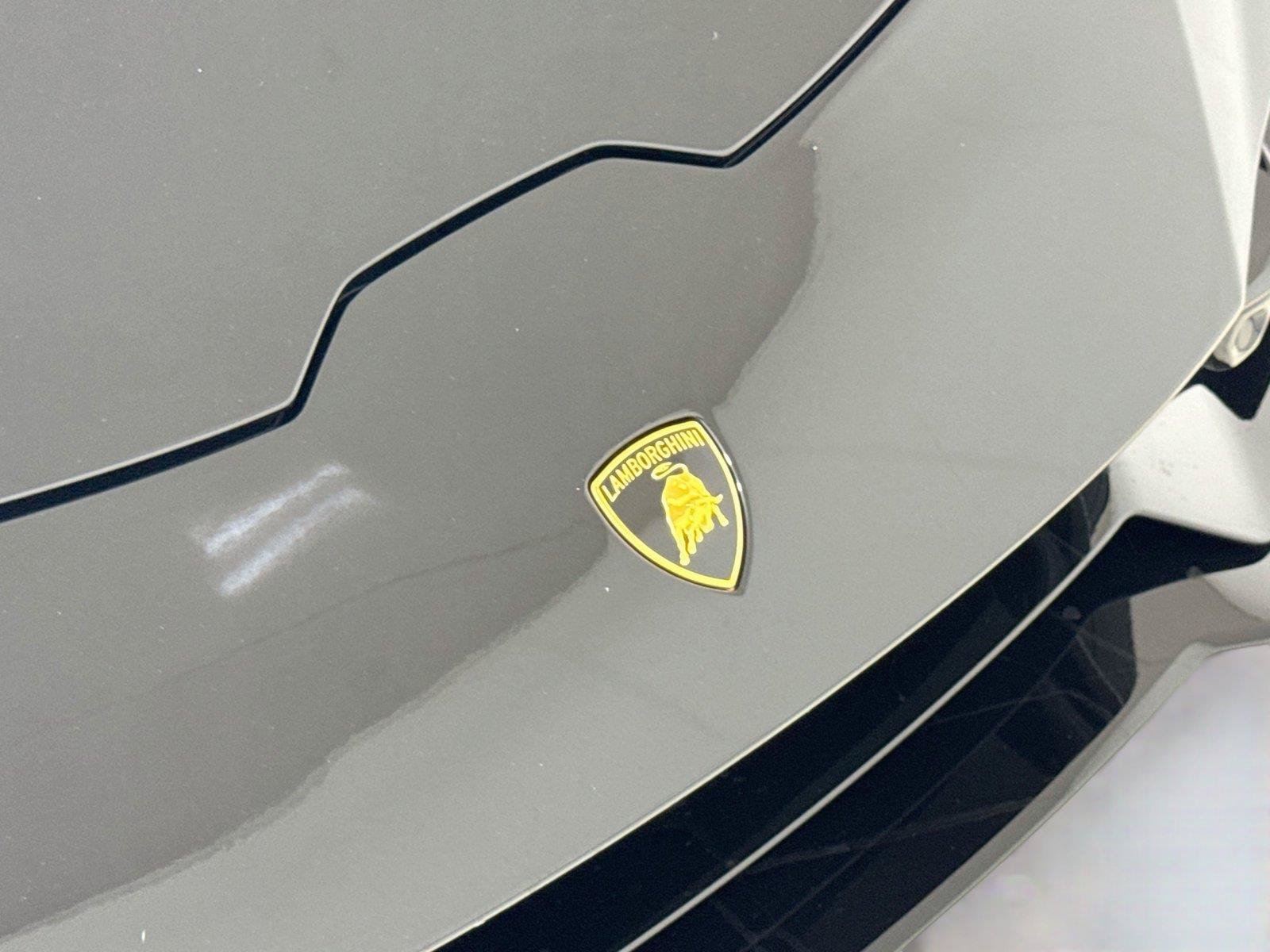 Used 2023 Lamborghini Huracan Tecnica RWD image 35