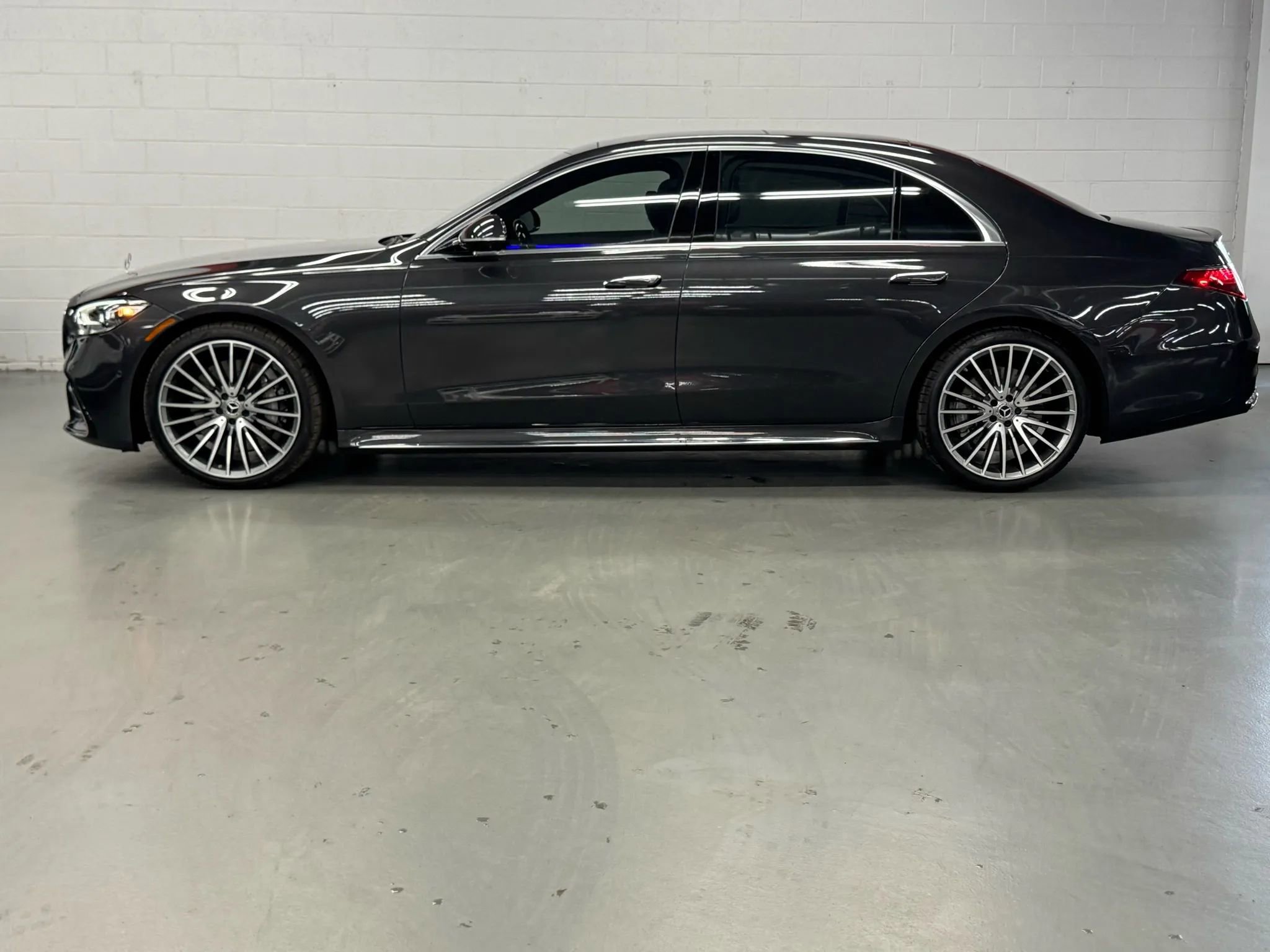 Used 2024 Mercedes-Benz S 580 4MATIC Sedan image 2