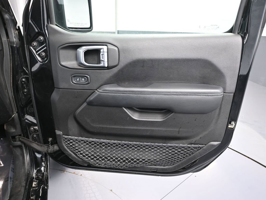 Used 2023 Jeep Wrangler Unlimited Sahara image 45