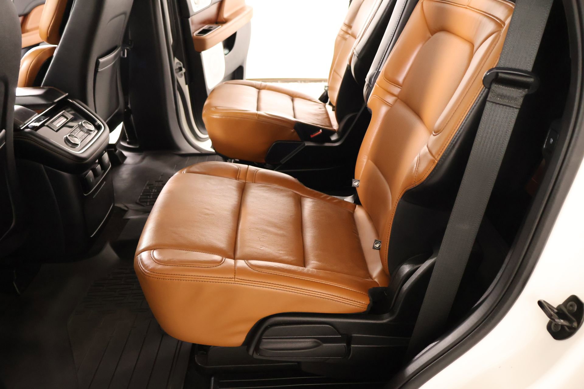 Used 2021 Lincoln Navigator Reserve w/ Luxury Package AWD/4WD image 13