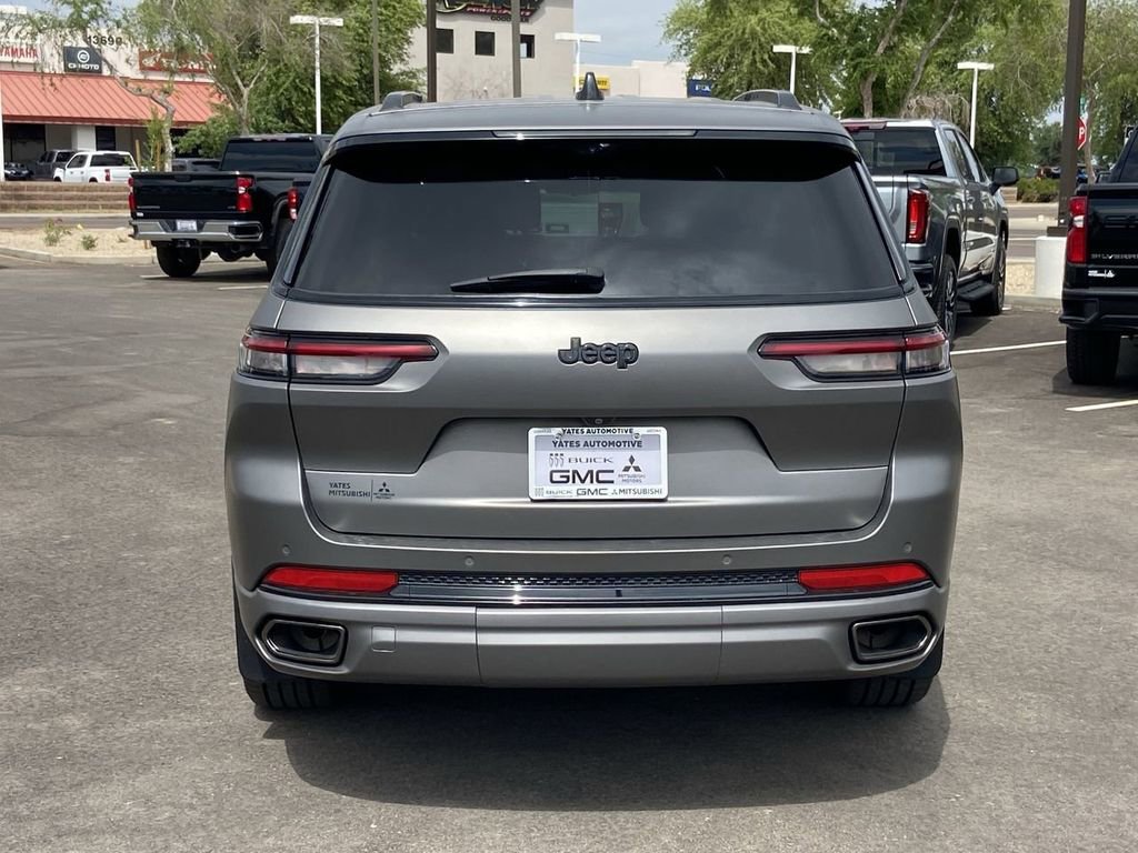 Used 2023 Jeep Grand Cherokee L Summit w/ Advanced Protech Group IV AWD/4WD image 5