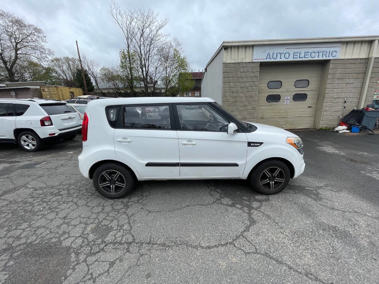 Used 2013 Kia Soul FWD image 4