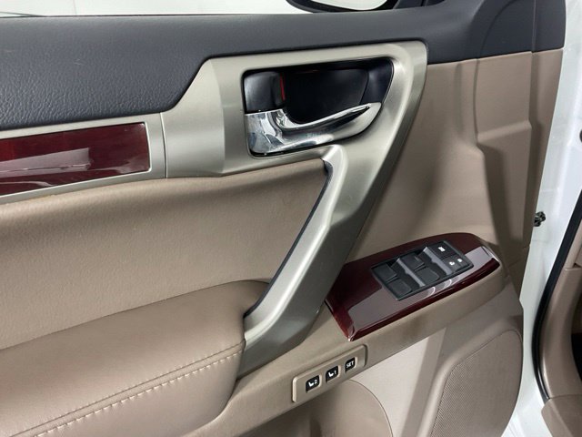Used 2015 Lexus GX 460 Luxury w/ Preferred Accessory Package AWD/4WD image 27