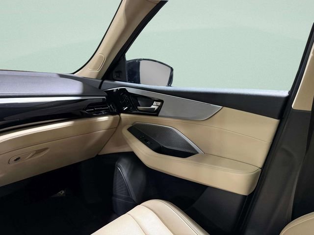 Used 2023 Acura MDX SH-AWD image 11