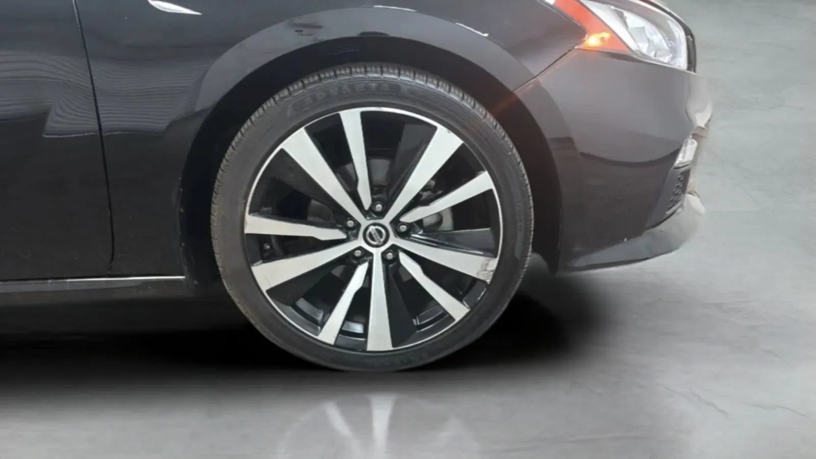 Used 2020 Nissan Altima 2.5 SR FWD image 25