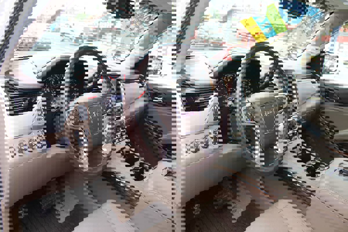 Used 2015 GMC Yukon SLT w/ Open Road Package image 19