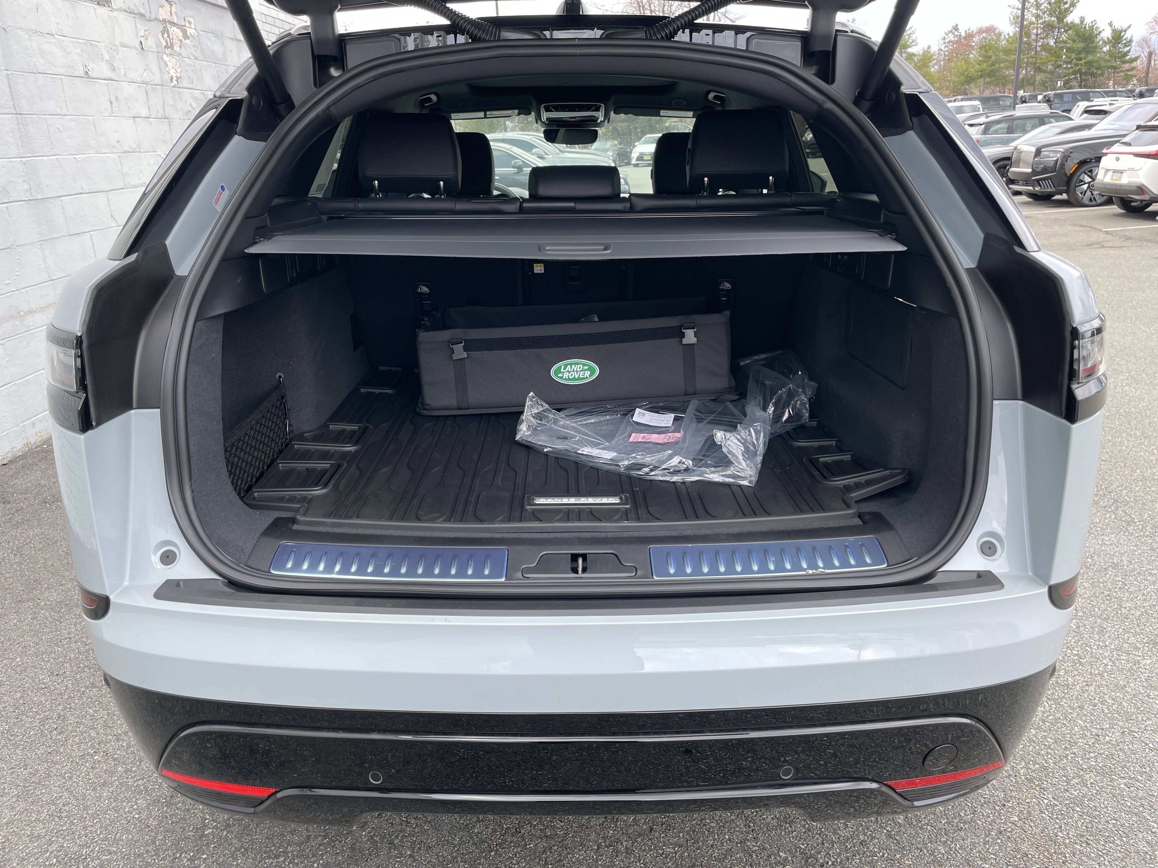 New 2026 Land Rover Range Rover Velar Dynamic SE image 36
