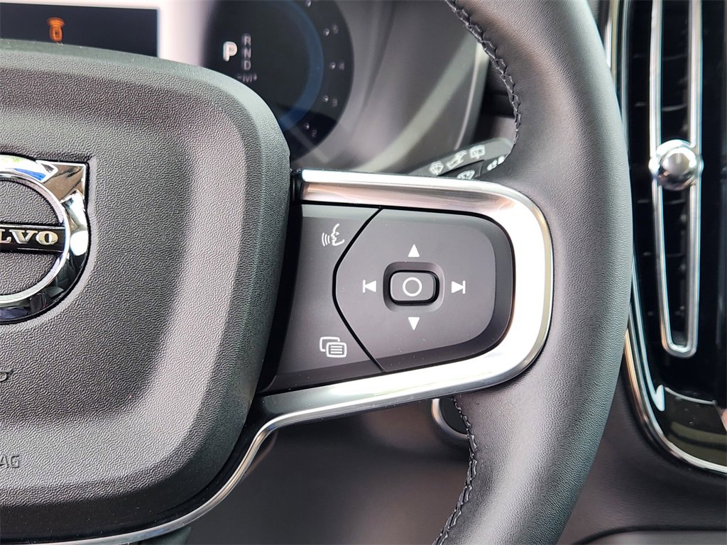 New 2025 Volvo XC40 B5 Ultra w/ Climate Package image 10